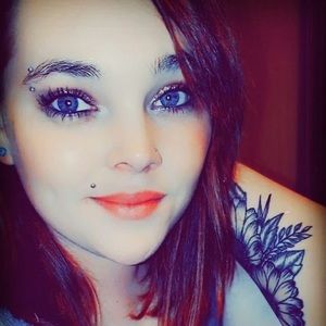 Meet your Posher, Shania